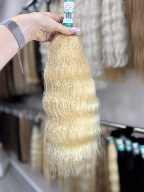 Raw Hair Extensions - Processed (wavy - Color 613 -47 cm -119 gr - 74/224)