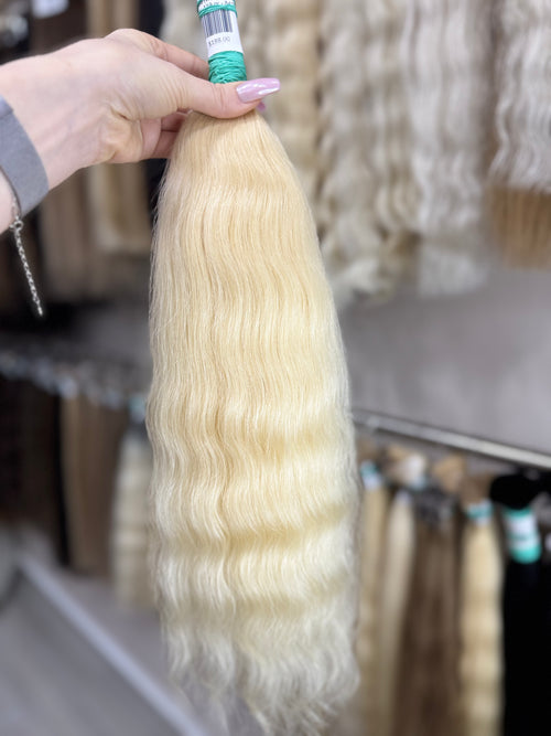 Raw Hair Extensions - Processed (wavy - Color 613 -55 cm -119 gr - 84/224)