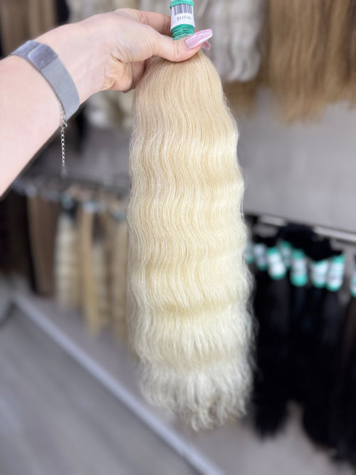 Raw Hair Extensions - Processed (Wavy - Color 613 -56 cm -94 gr)