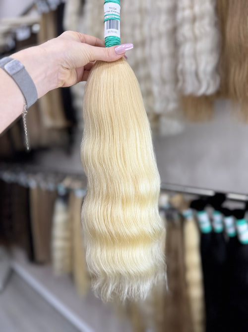 Raw Hair Extensions - Processed (wavy - Color 613 -50 cm -119 gr - 78/224)