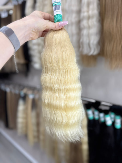 Raw Hair Extensions - Processed (wavy - Color 613 -48 cm -122 gr - 76/224)