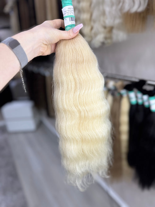 Raw Hair Extensions - Processed (Wavy - Color 613 -56 cm -150 gr)