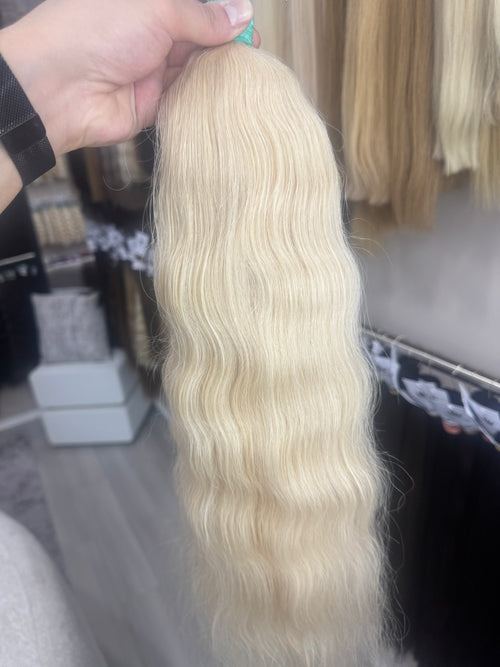 Raw Hair Extensions - Processed (wavy - Color 613 -70 cm -184 gr - 3349/211)