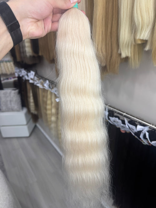 Raw Hair Extensions - Processed (Wavy - Color 201 -69 cm -117 gr - 3426/211)