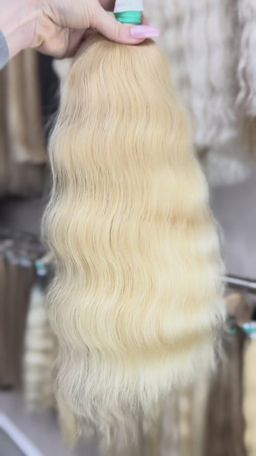 Raw Hair Extensions - Processed (wavy - Color 613 -47 cm -119 gr - 74/224)
