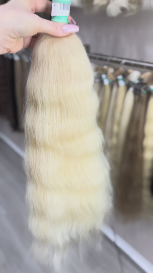 Raw Hair Extensions - Processed (Wavy - Color 613 -56 cm -150 gr)