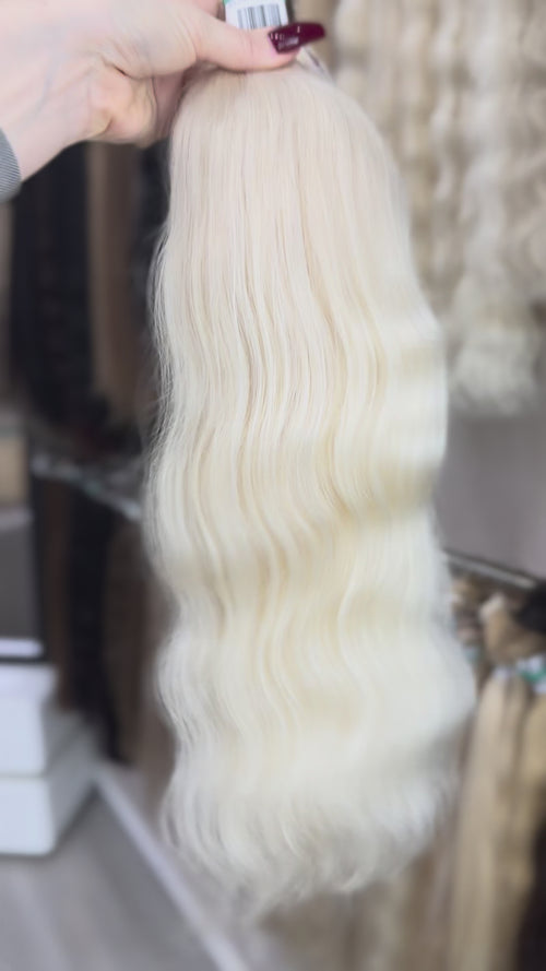 Genius Weft Hair Extensions - Processed (Wavy - Color 200 -55 cm -122 gr - 4031)