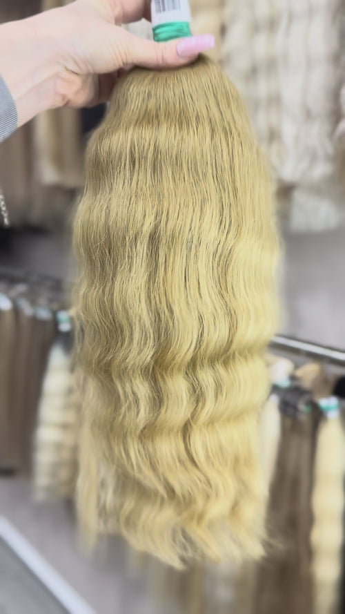 Raw Hair Extensions - Processed (Wavy - Color 20 -53 cm -158 gr)