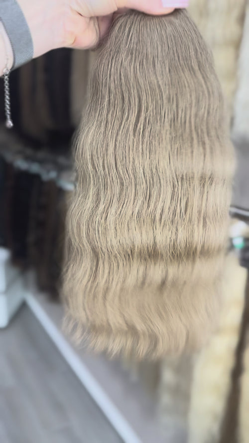 Raw Hair Extensions - Processed (Wavy - Color 81 -46 cm -147 gr)