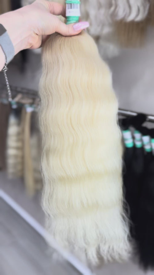 Raw Hair Extensions - Processed (Wavy - Color 613 -56 cm -94 gr)