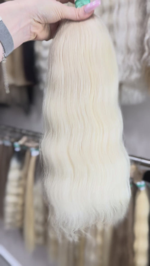 Raw Hair Extensions - Processed (Wavy - Color 200 -49 cm -121 gr)