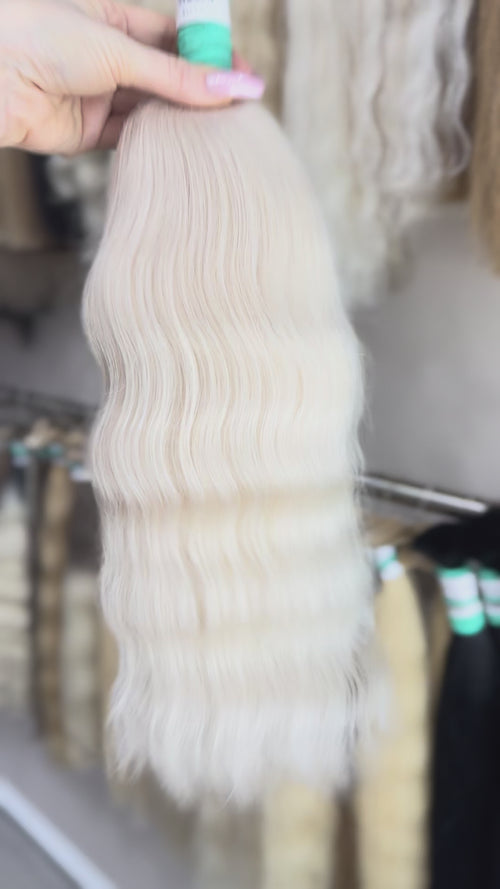 Raw Hair Extensions - Processed (Wavy - Color 200 -47 cm -125 gr)