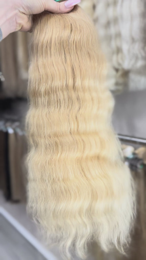 Raw Hair Extensions - Processed (wavy - Color 24 -57 cm -168 gr - 7237/216)